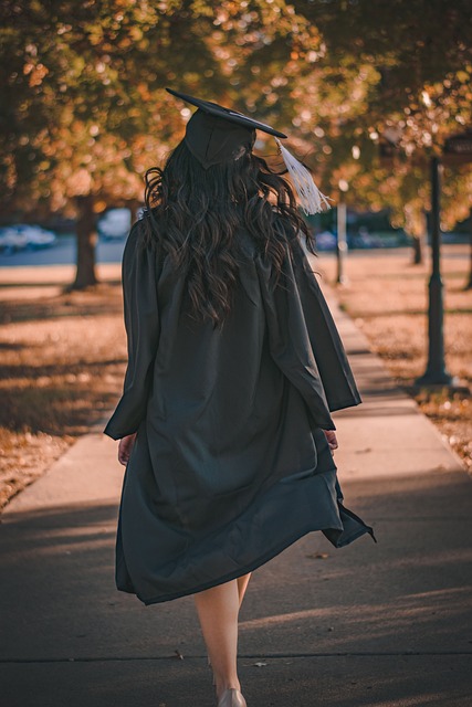 Guide complet pour trouver un emploi étudiant à l'étranger et développer votre esprit entrepreneurial
